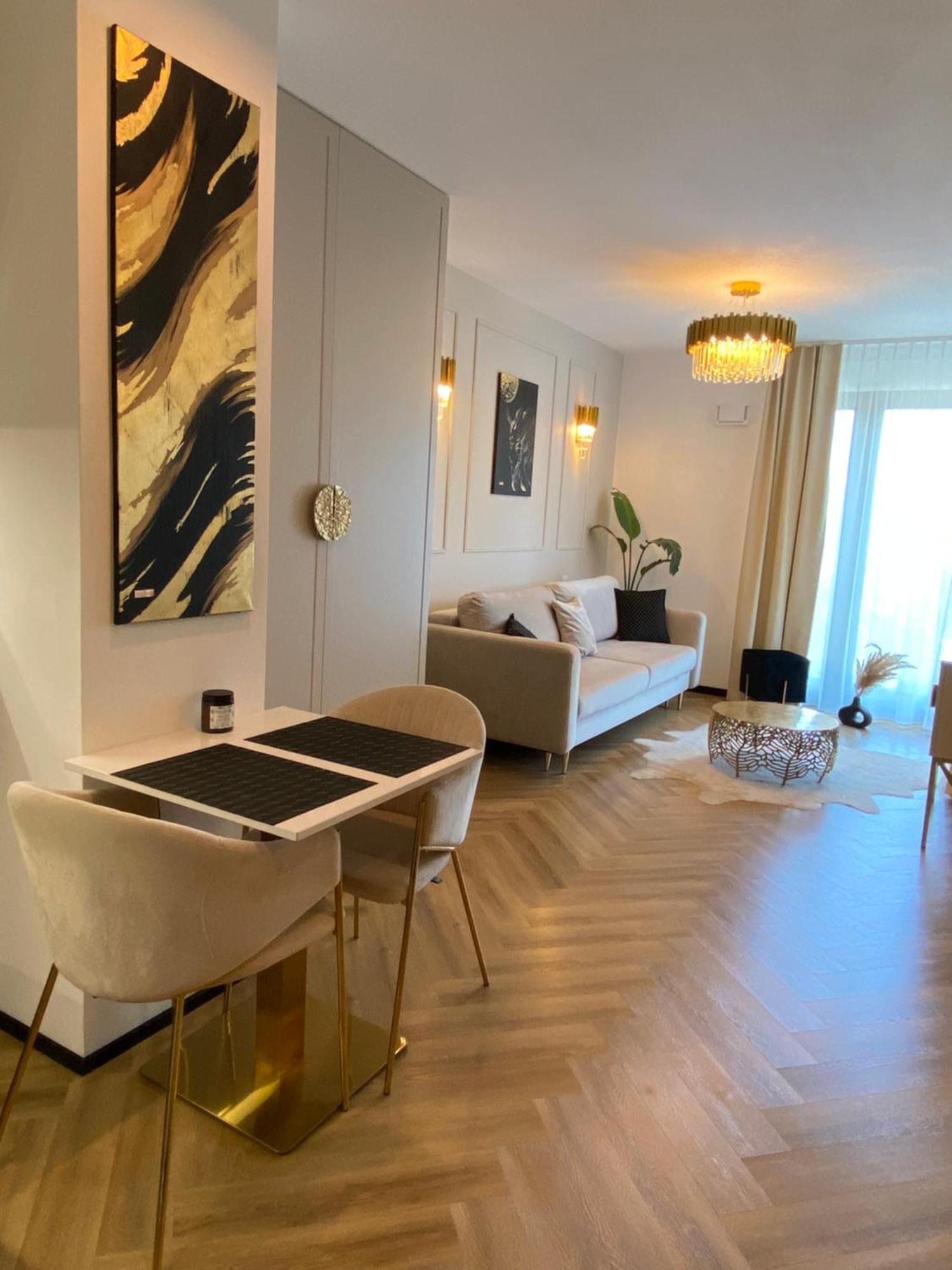 Lux Stays By Torres At K39 Krasków Εξωτερικό φωτογραφία